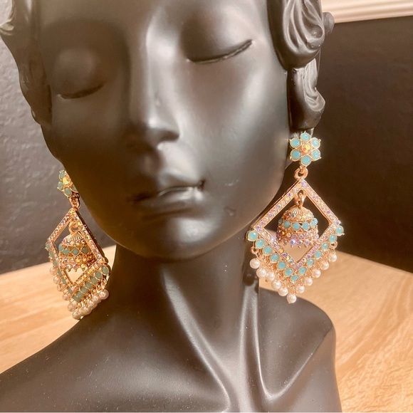 Elegant Gold and Blue Earrings Jhumka Diamond Shaped - Picture 3 of 5